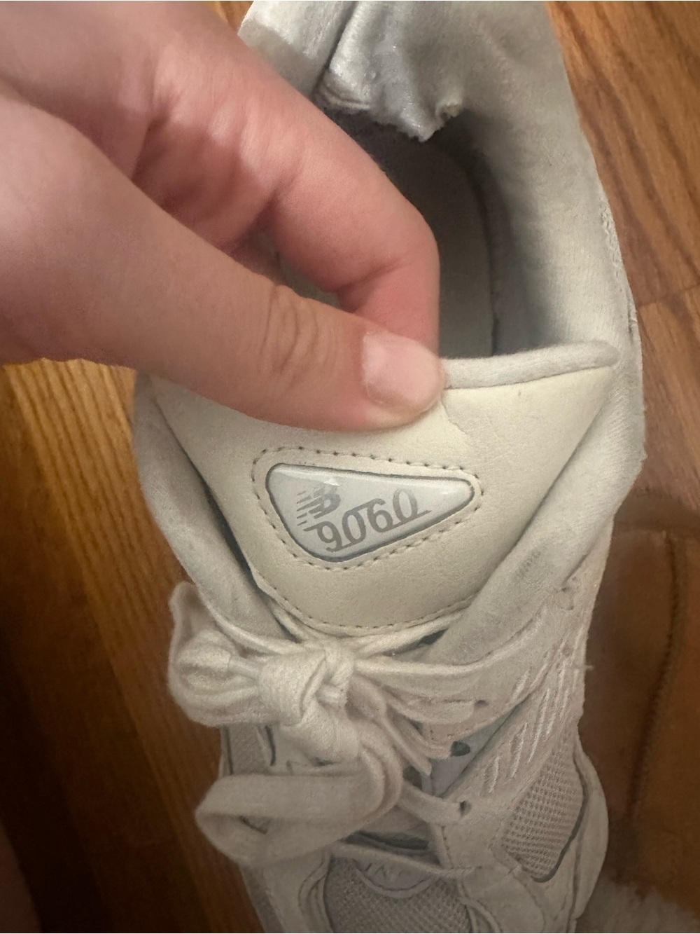 New Balance 9060s Women’s White / Light Gray Running Sneakers - Picture 4 of 6